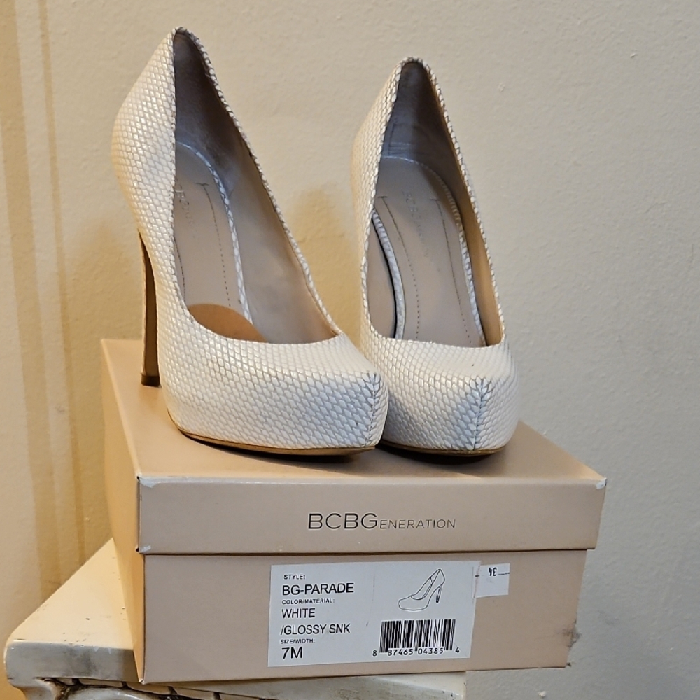 BCBGeneration Textured Cream Heels - Picture 8 of 9
